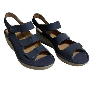 Clarks Reedly Juno blue Velcro wedge sandals size 8.5W